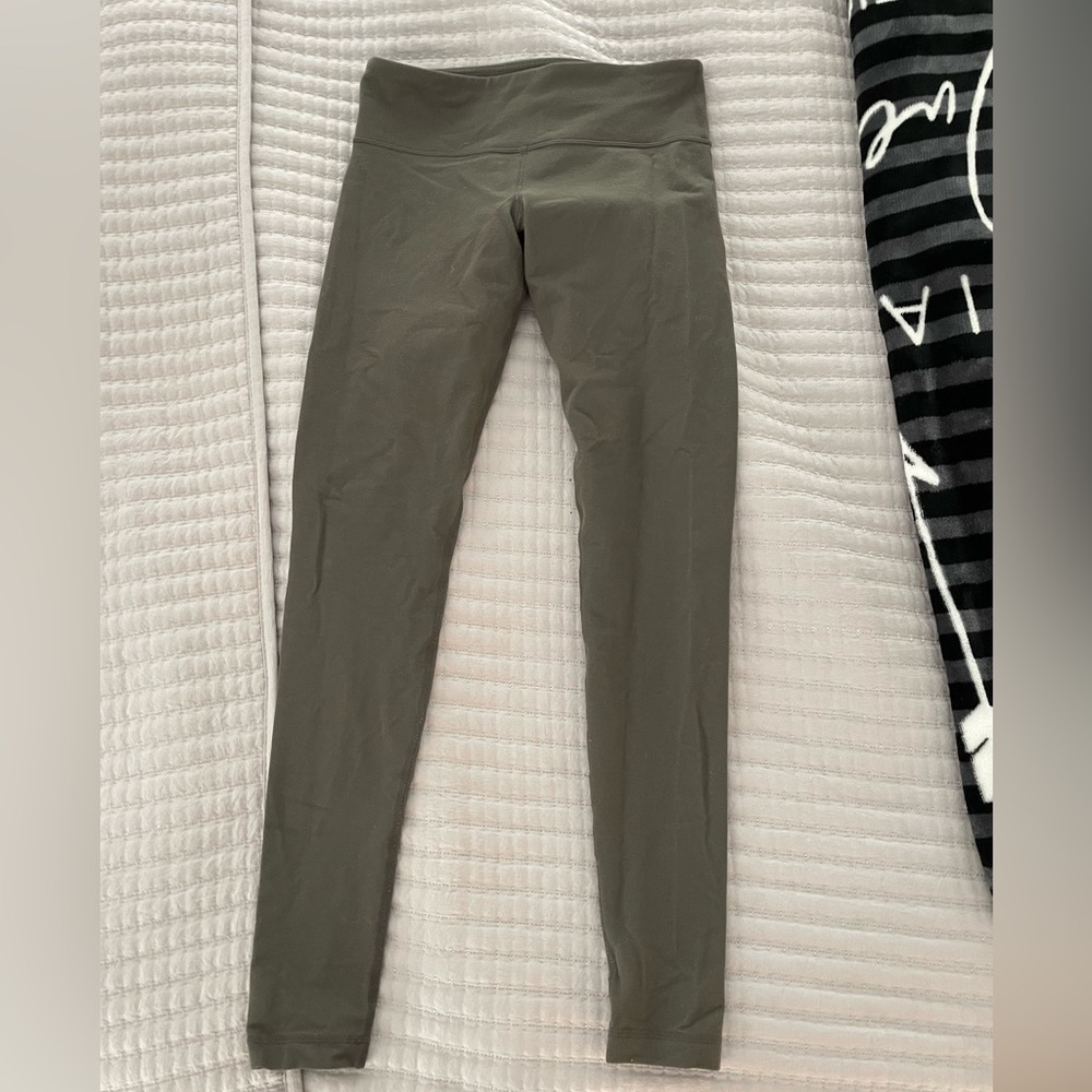 Lululemon size 6 thicker align  mid/low waste